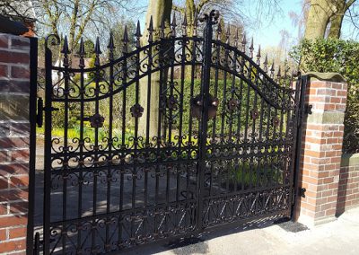 electric automated gates in rochdale manchester